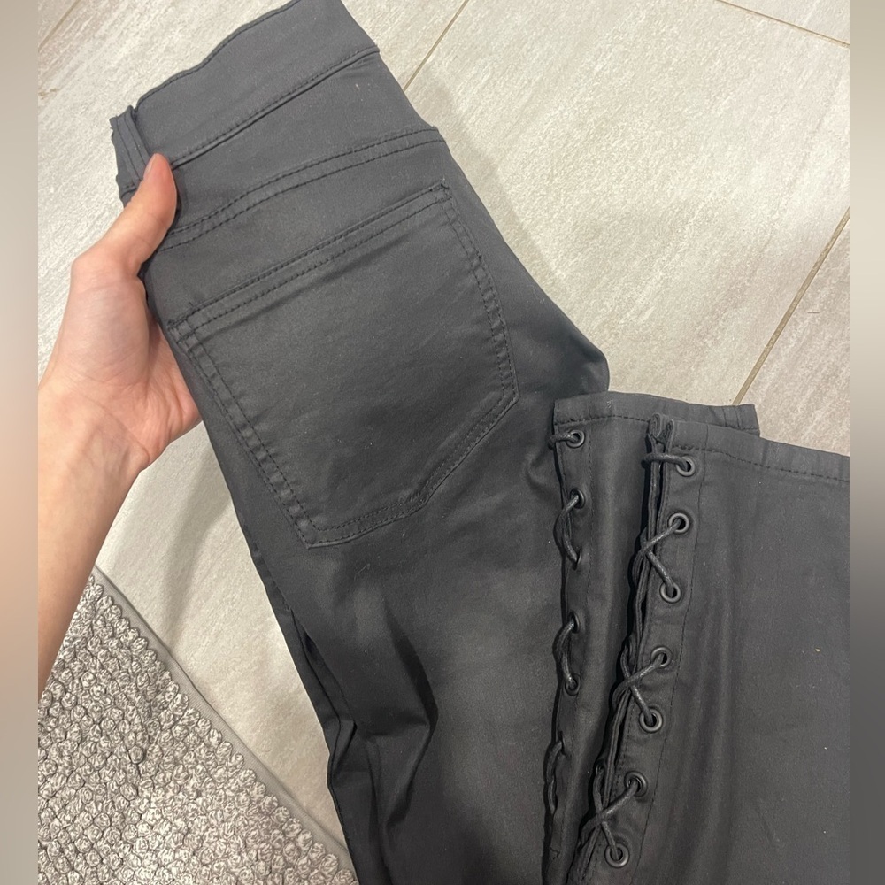 Dynamite Kate Jeans Size 29 Black With Smooth Finish Corset Cross Tie Bottom - Picture 2 of 8